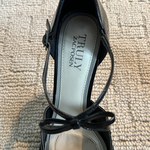 Women’s dressy designer heels - Picture 7 of 8